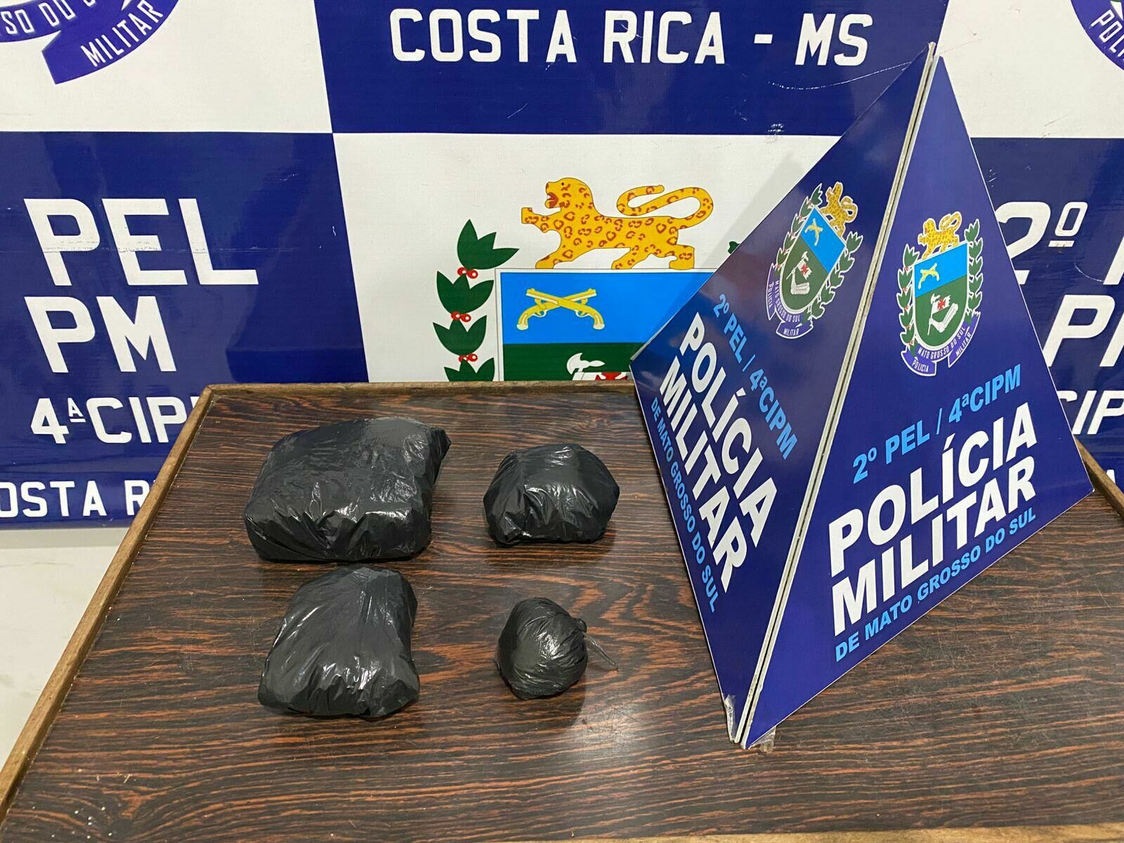 Imagem de compartilhamento para o artigo Jovem de 24 anos é preso em flagrante acusado de liderar esquema de tráfico em Costa Rica da MS Todo dia